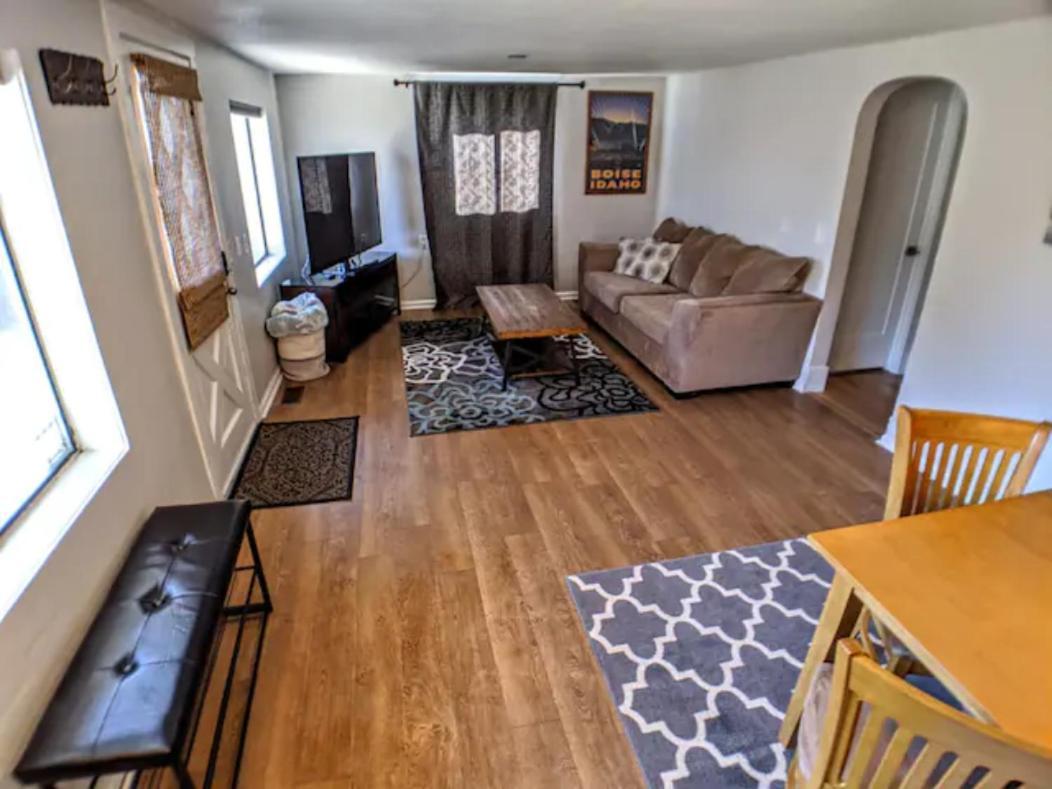 Little Blue Bungalow On Boise'S Bench, Pet Friendly, Fully Fenced Yard With Doggie Door! 2 Miles From Bsu, 5 Minutes From Downtown Boise, Desk And Workstation For Remote Workers, 2 Tv'S Large Walk-In Closet, Good For Mid-Term Stays Ngoại thất bức ảnh