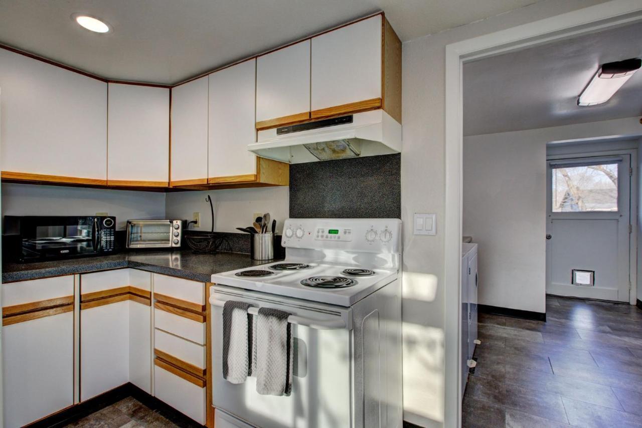 Little Blue Bungalow On Boise'S Bench, Pet Friendly, Fully Fenced Yard With Doggie Door! 2 Miles From Bsu, 5 Minutes From Downtown Boise, Desk And Workstation For Remote Workers, 2 Tv'S Large Walk-In Closet, Good For Mid-Term Stays Ngoại thất bức ảnh