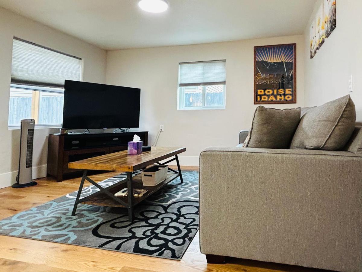 Little Blue Bungalow On Boise'S Bench, Pet Friendly, Fully Fenced Yard With Doggie Door! 2 Miles From Bsu, 5 Minutes From Downtown Boise, Desk And Workstation For Remote Workers, 2 Tv'S Large Walk-In Closet, Good For Mid-Term Stays Ngoại thất bức ảnh