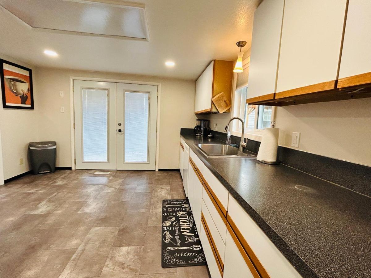 Little Blue Bungalow On Boise'S Bench, Pet Friendly, Fully Fenced Yard With Doggie Door! 2 Miles From Bsu, 5 Minutes From Downtown Boise, Desk And Workstation For Remote Workers, 2 Tv'S Large Walk-In Closet, Good For Mid-Term Stays Ngoại thất bức ảnh