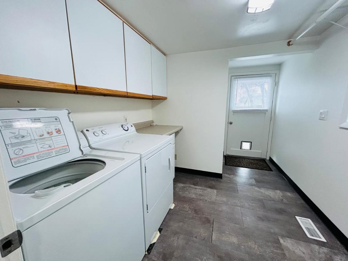 Little Blue Bungalow On Boise'S Bench, Pet Friendly, Fully Fenced Yard With Doggie Door! 2 Miles From Bsu, 5 Minutes From Downtown Boise, Desk And Workstation For Remote Workers, 2 Tv'S Large Walk-In Closet, Good For Mid-Term Stays Ngoại thất bức ảnh