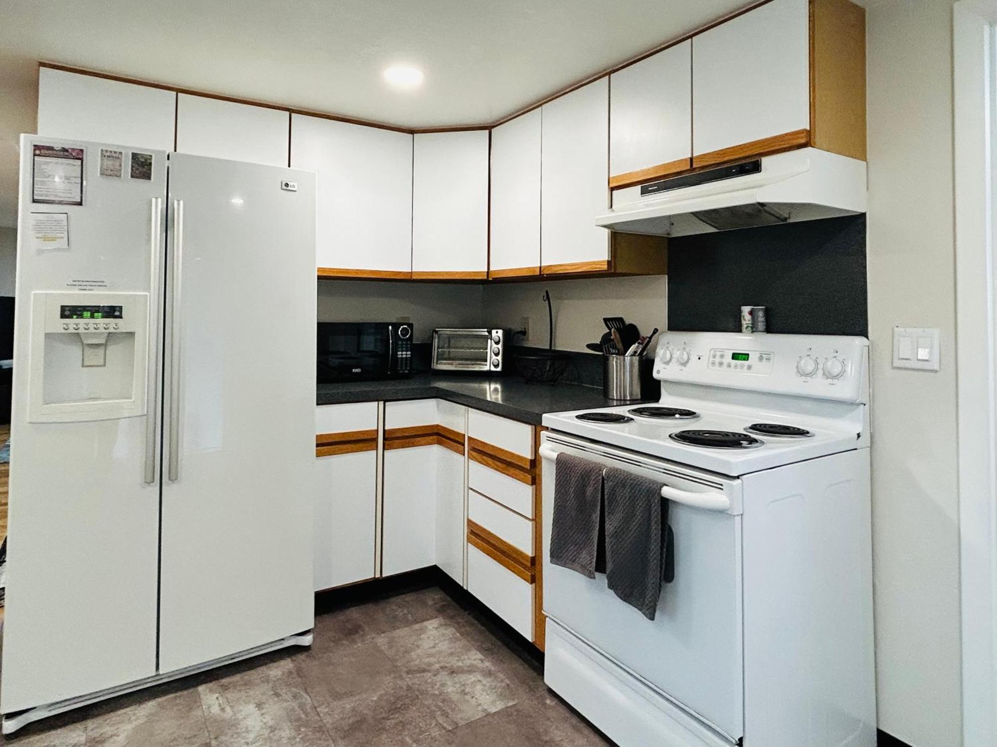Little Blue Bungalow On Boise'S Bench, Pet Friendly, Fully Fenced Yard With Doggie Door! 2 Miles From Bsu, 5 Minutes From Downtown Boise, Desk And Workstation For Remote Workers, 2 Tv'S Large Walk-In Closet, Good For Mid-Term Stays Ngoại thất bức ảnh