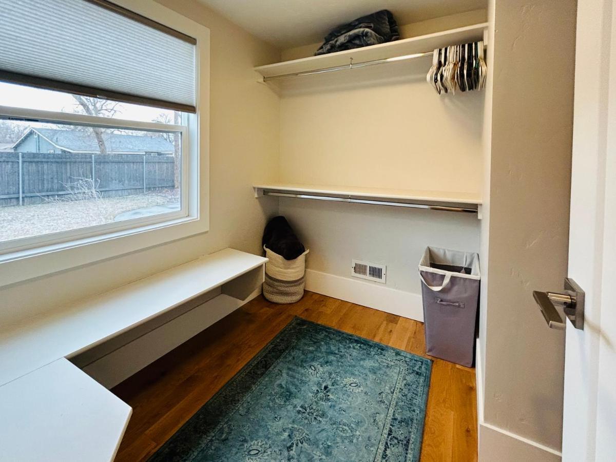 Little Blue Bungalow On Boise'S Bench, Pet Friendly, Fully Fenced Yard With Doggie Door! 2 Miles From Bsu, 5 Minutes From Downtown Boise, Desk And Workstation For Remote Workers, 2 Tv'S Large Walk-In Closet, Good For Mid-Term Stays Ngoại thất bức ảnh