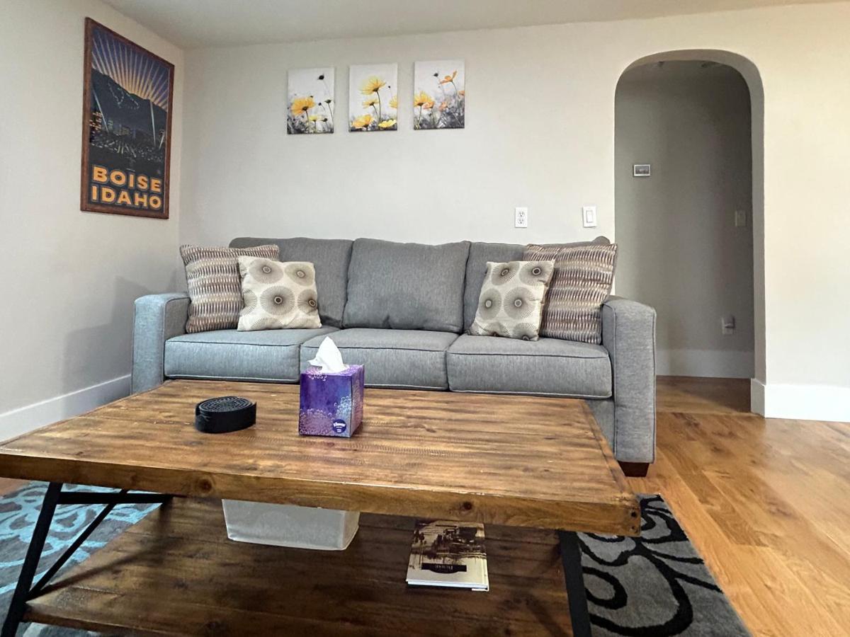 Little Blue Bungalow On Boise'S Bench, Pet Friendly, Fully Fenced Yard With Doggie Door! 2 Miles From Bsu, 5 Minutes From Downtown Boise, Desk And Workstation For Remote Workers, 2 Tv'S Large Walk-In Closet, Good For Mid-Term Stays Ngoại thất bức ảnh