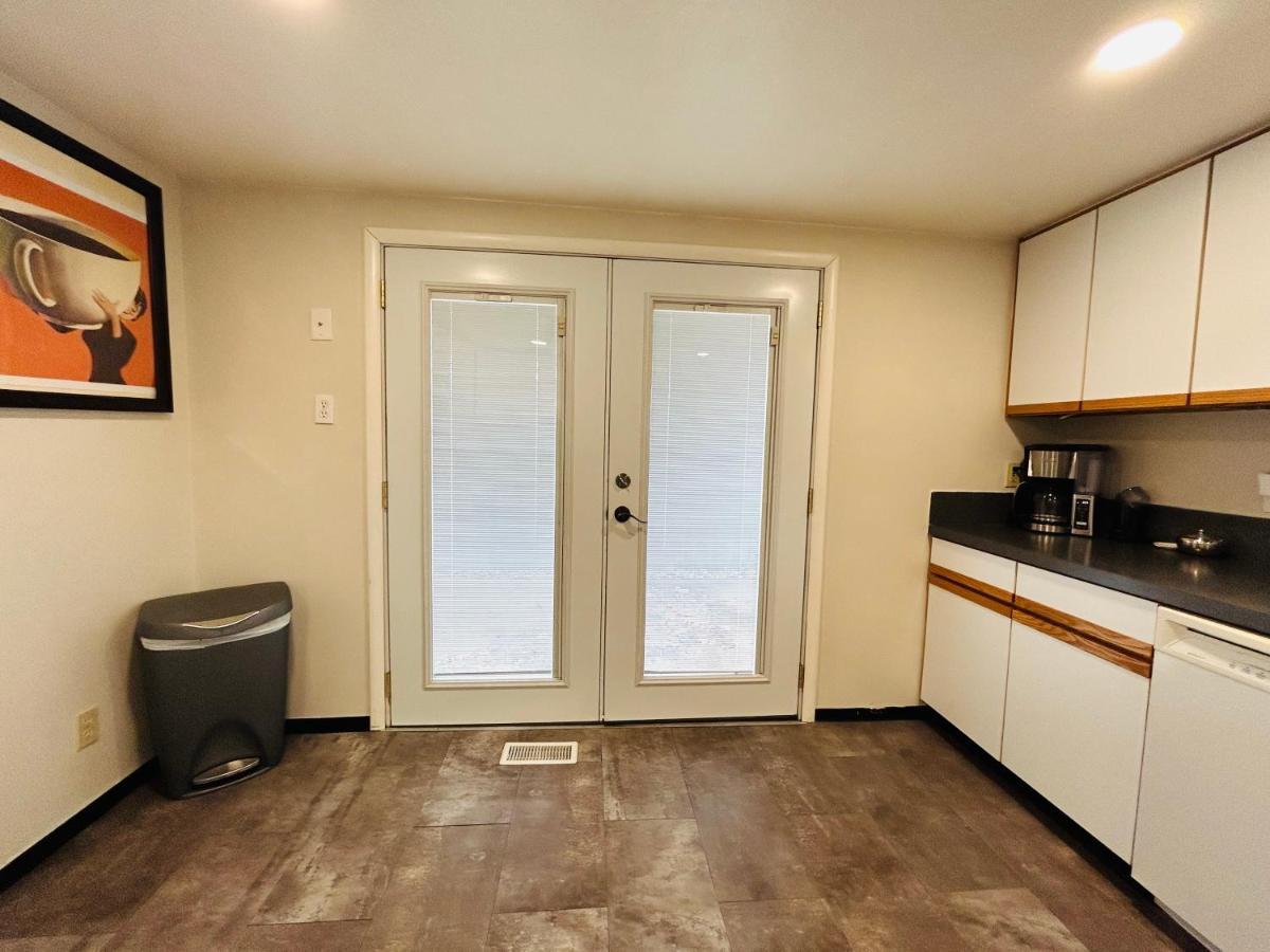 Little Blue Bungalow On Boise'S Bench, Pet Friendly, Fully Fenced Yard With Doggie Door! 2 Miles From Bsu, 5 Minutes From Downtown Boise, Desk And Workstation For Remote Workers, 2 Tv'S Large Walk-In Closet, Good For Mid-Term Stays Ngoại thất bức ảnh